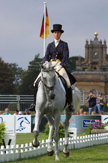 Bettina Hoy and Ringwood Cockatoo - Dressage Test